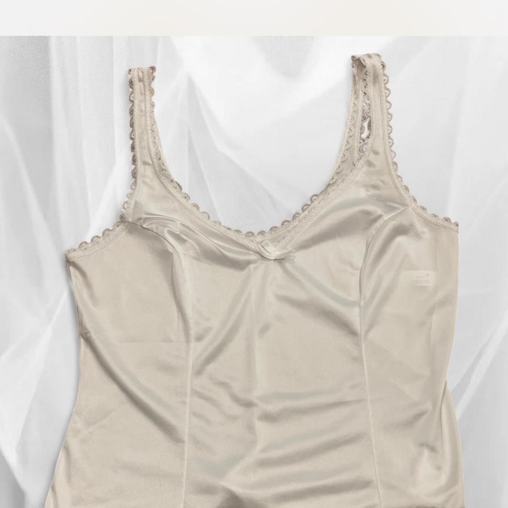 Adonna Vintage white lace trimmed Satin Camisole - Picture 2 of 5